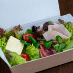 Takeaway Box - Käse, Wurst und Salat