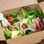 Takeaway Box - Käse, Wurst und Salat